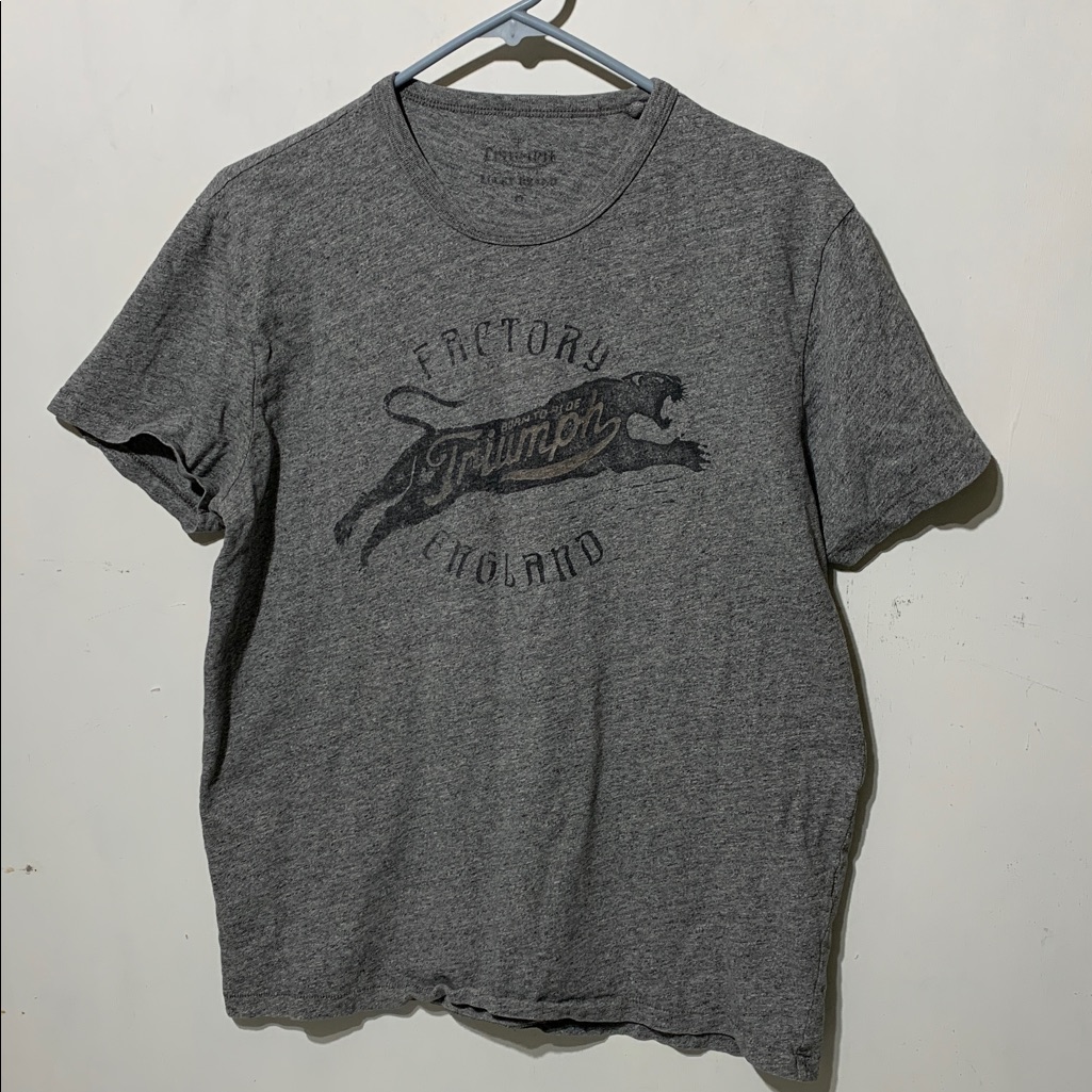 Lucky Brand Triumph Mens T England